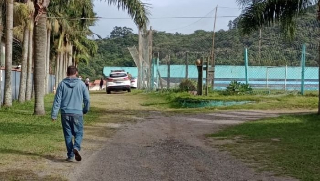 Homem é morto a tiros em seu local de trabalho em Imbituba