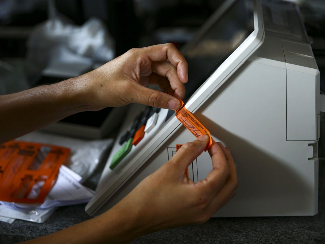 44 urnas eletrônicas apresentam problemas nesta manhã em SC