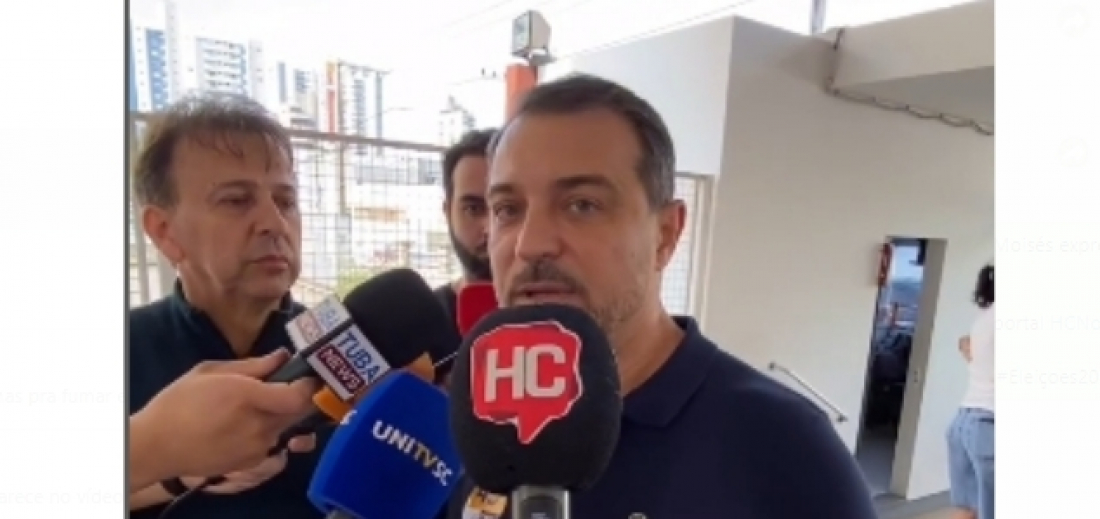 (Vídeo) Ex-governador de SC, Carlos Moisés registra seu voto em Tubarão