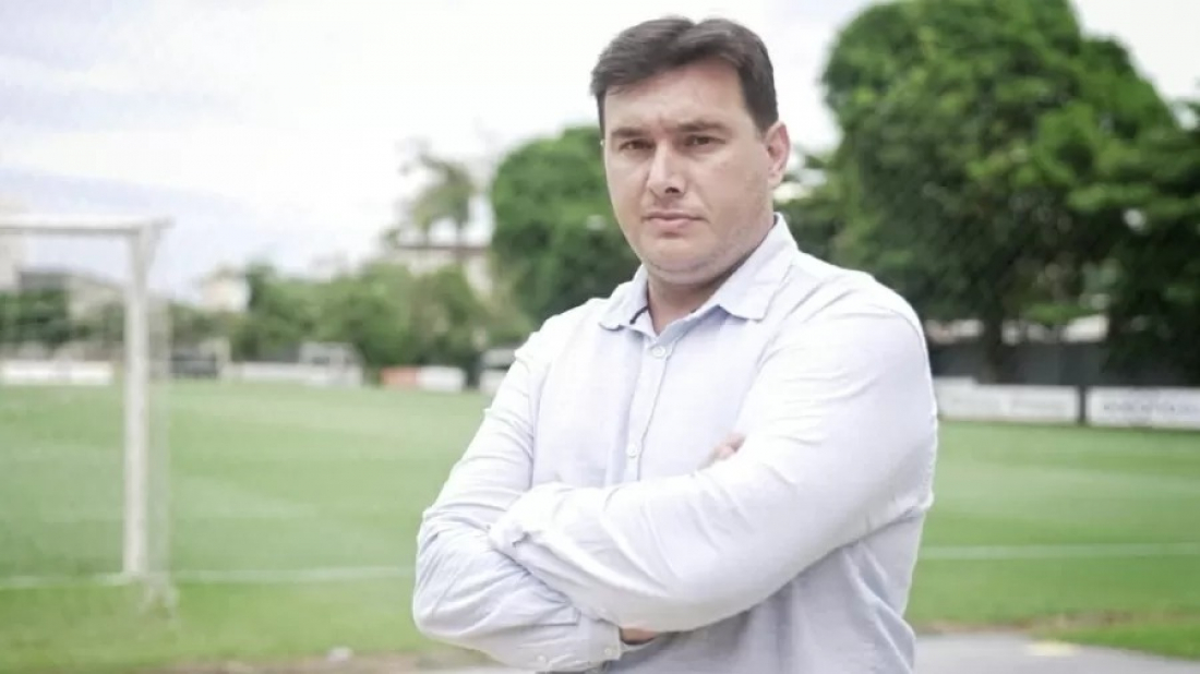 Ex-Hercílio Luz, Felipe Gil é apresentado como diretor de futebol do Tubarão