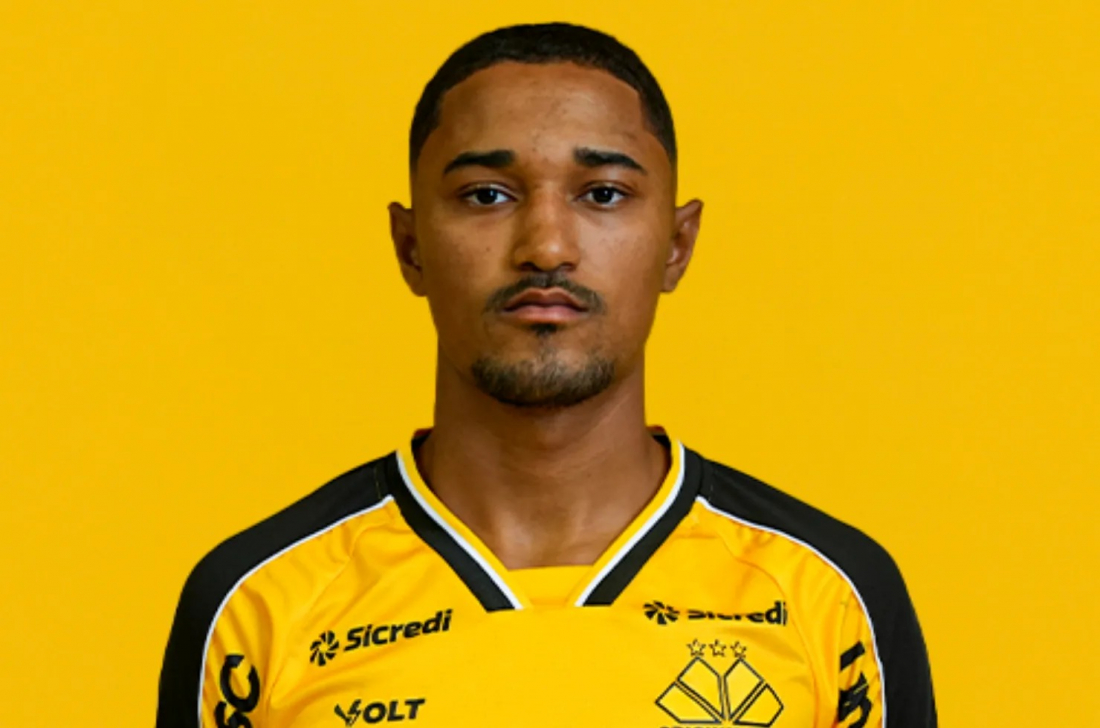 Jogador do Criciúma é flagrado no doping e tem contrato suspenso