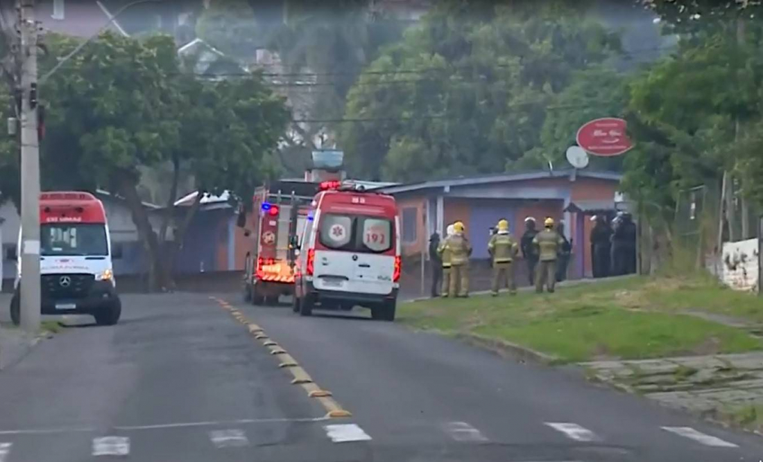 Homem é encontrado morto dentro de casa após manter família em cárcere privado, matar o pai, o irmão, um PM e deixar 9 feridos no RS