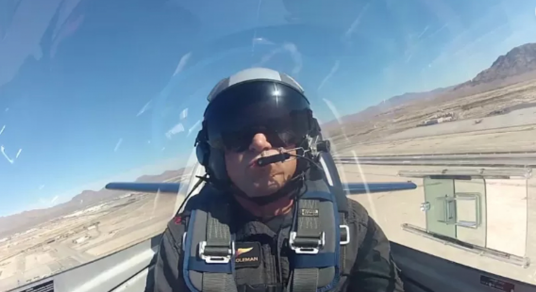 Piloto que treinou atores de 'Top Gun: Maverick' morre em acidente aéreo nos EUA