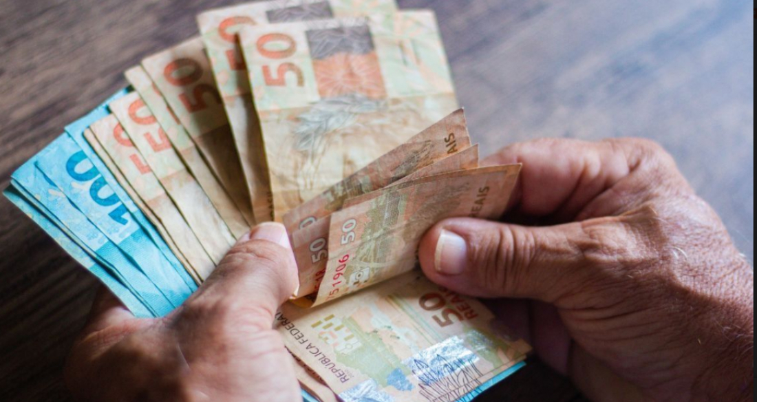 Aposta de SC 'bate na trave' e ganha R$ 294 mil na Mega-Sena