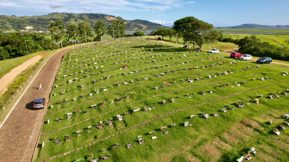 Tubarão realiza força-tarefa contra dengue nos cemitérios da cidade