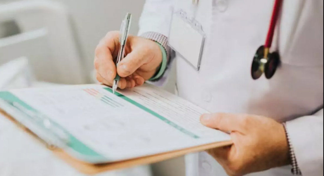 Falso médico: homem com diploma falsificado tenta assumir concurso público em SC