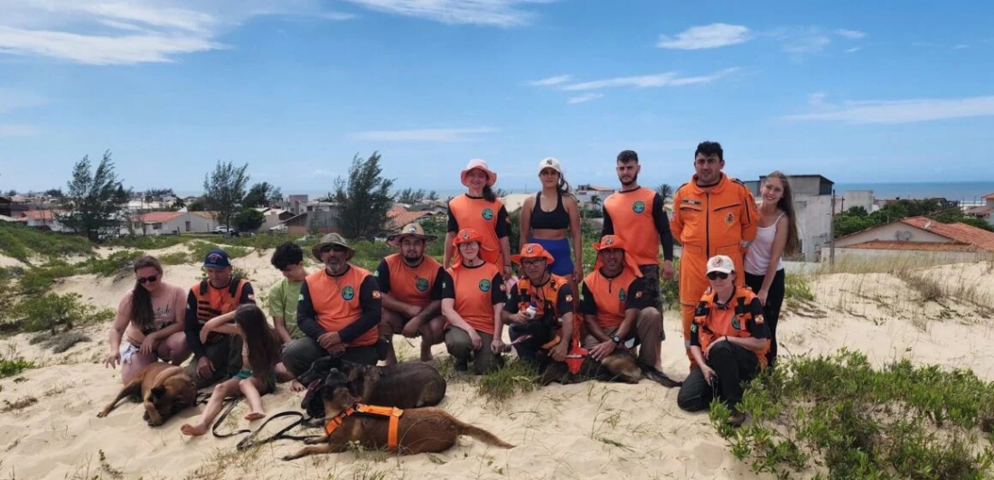 Bombeiros Voluntários realizam treinamento de busca e resgate com cães em Jaguaruna