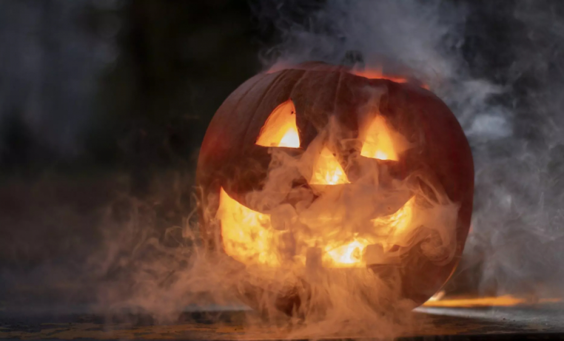 Declarado inconstitucional, projeto que proíbe Halloween em escolas avança em SC