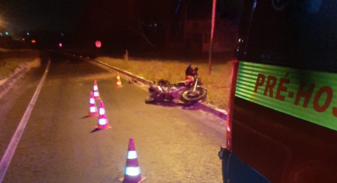 Motociclista morre após queda na SC-100 em Jaguaruna