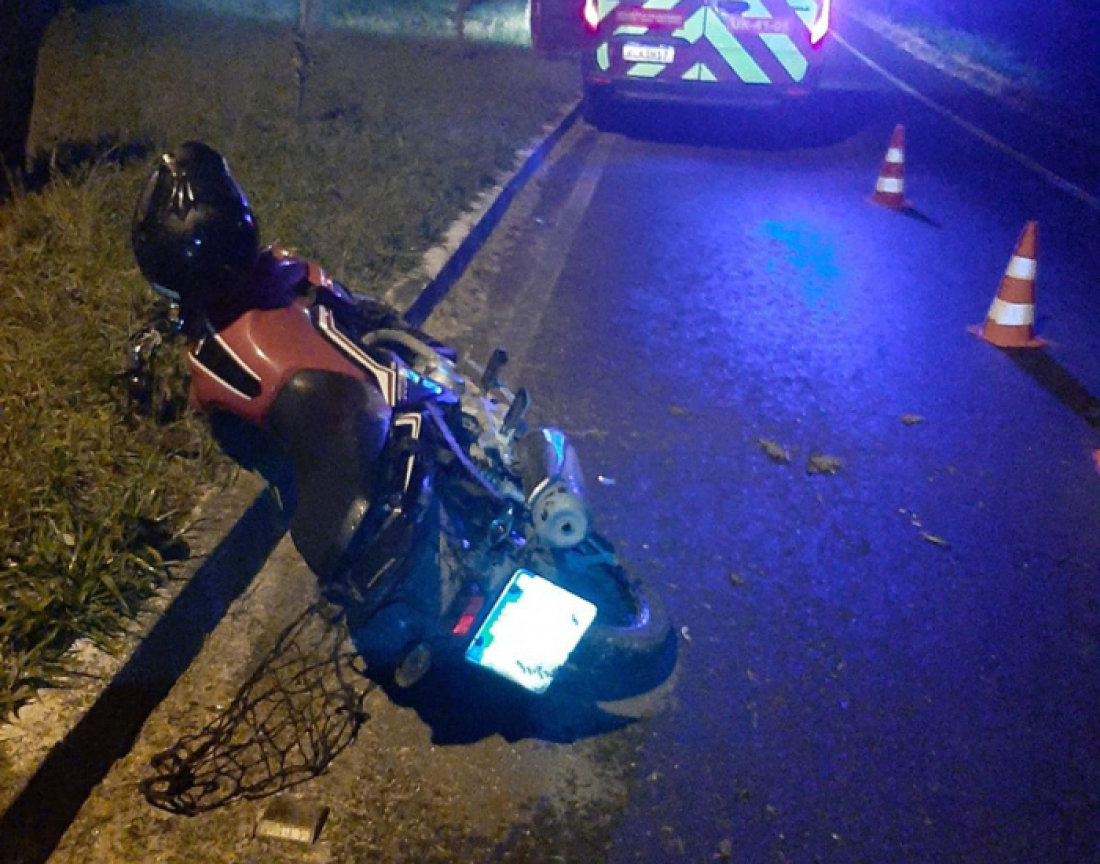 Jaguaruna: motociclista de 38 anos morre ao cair na pista na SC-100