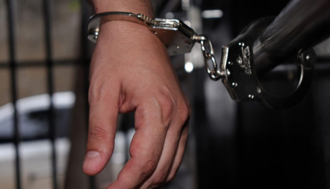 Em SC: Homens são presos após mostrarem órgãos genitais a clientes de loja