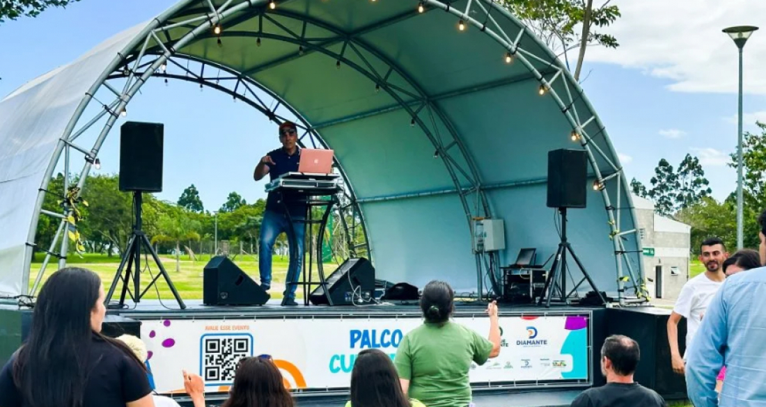 Música com um dos únicos Djs surdos de SC agita 4º Festival de Libras no Parque Diamante, em Capivari de Baixo