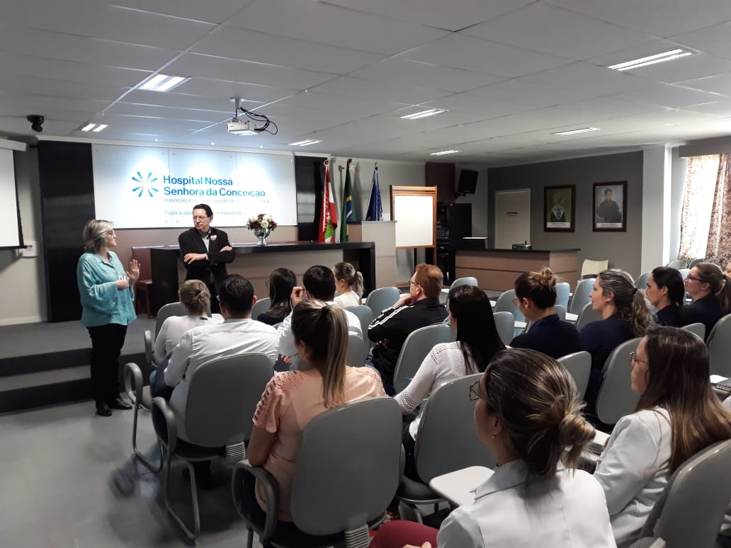 Candidato Edinho Bez reúne-se com direção do HNSC, em Tubarão