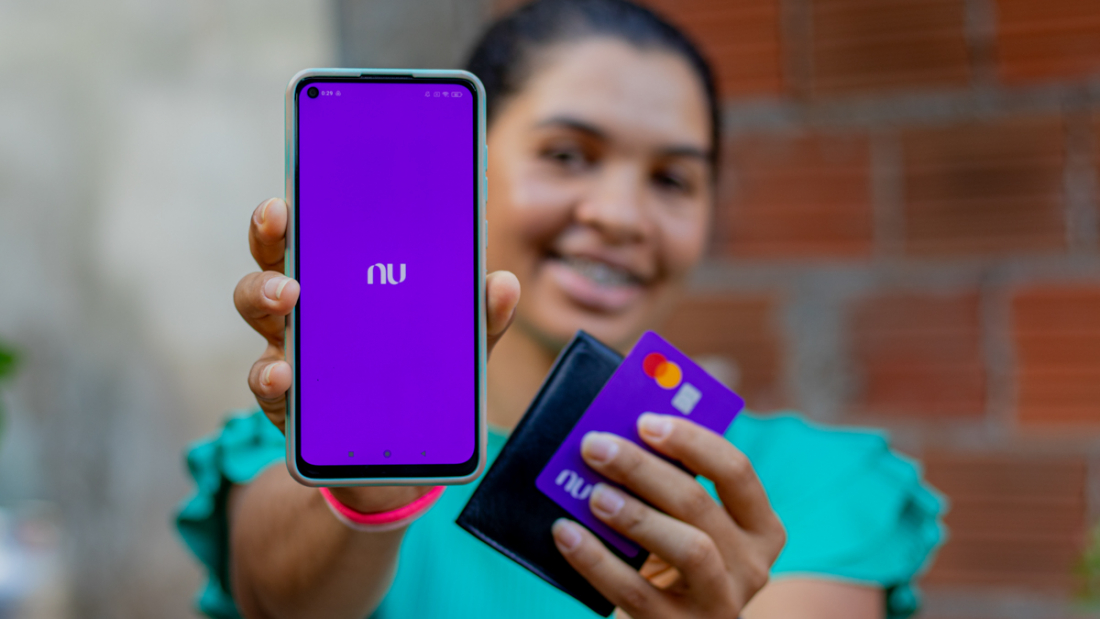 Saques indevidos do Nubank podem levar clientes do banco a 4 anos de prisão