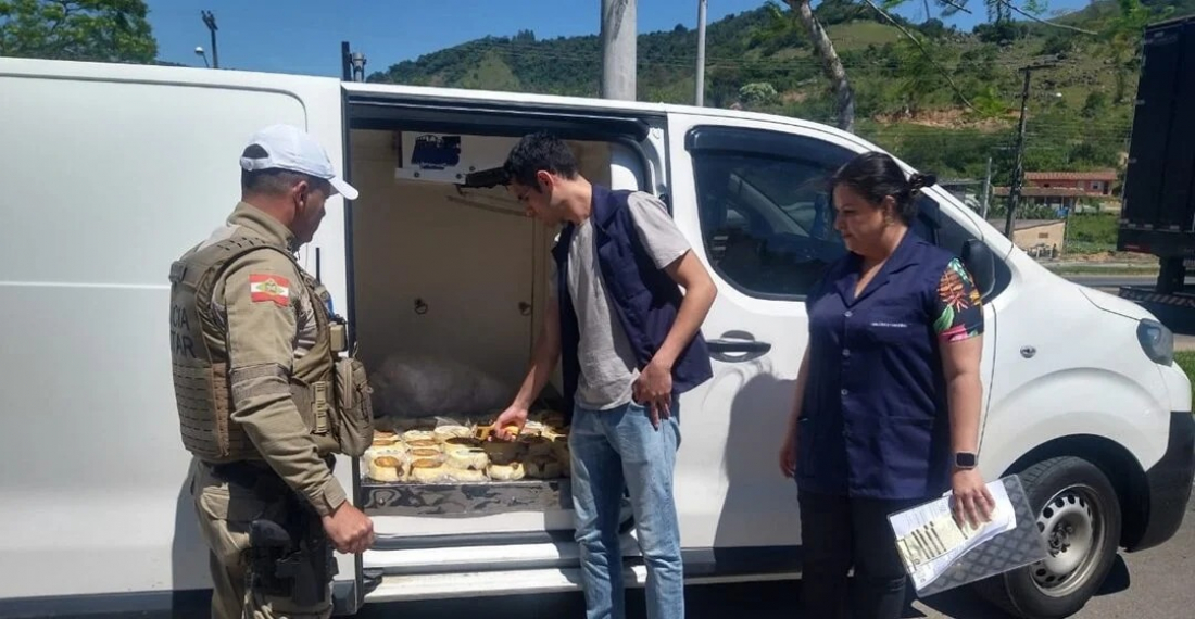 Gravatal: carga de alimentos em condições irregulares é apreendida