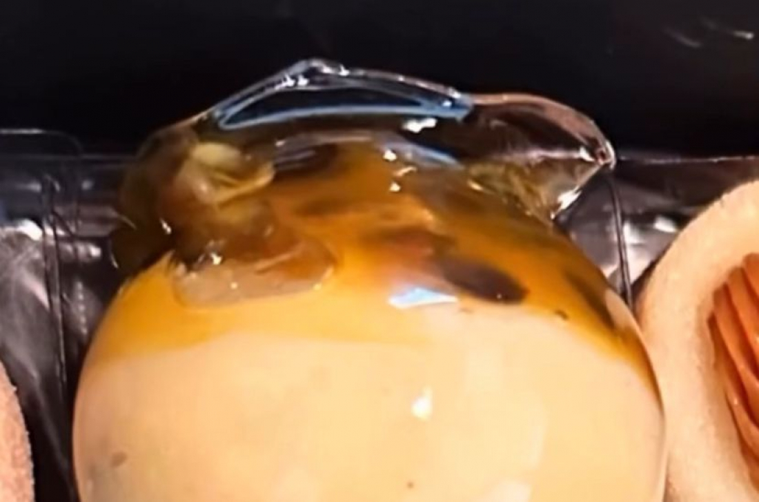 (Vídeo) Casal come vidro pensando ser doce com açúcar cristalizado