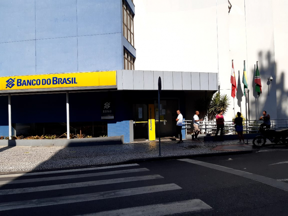 Jovem é preso ao tentar fraudar banco com R$ 100 mil em cheques falsos no Sul de SC