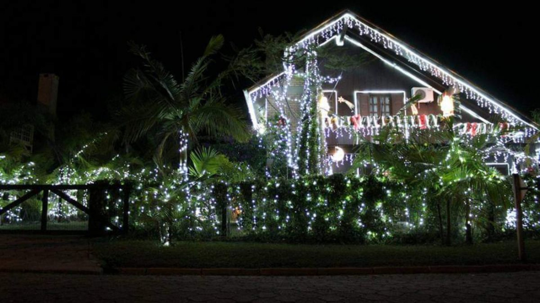 Clima natalino: dona de casa ‘super’ decorada faz sucesso no Sul de SC