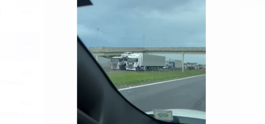 (Vídeo) Obras na BR-101 causam filas no trecho entre Sangão e Jaguaruna nesta terça-feira