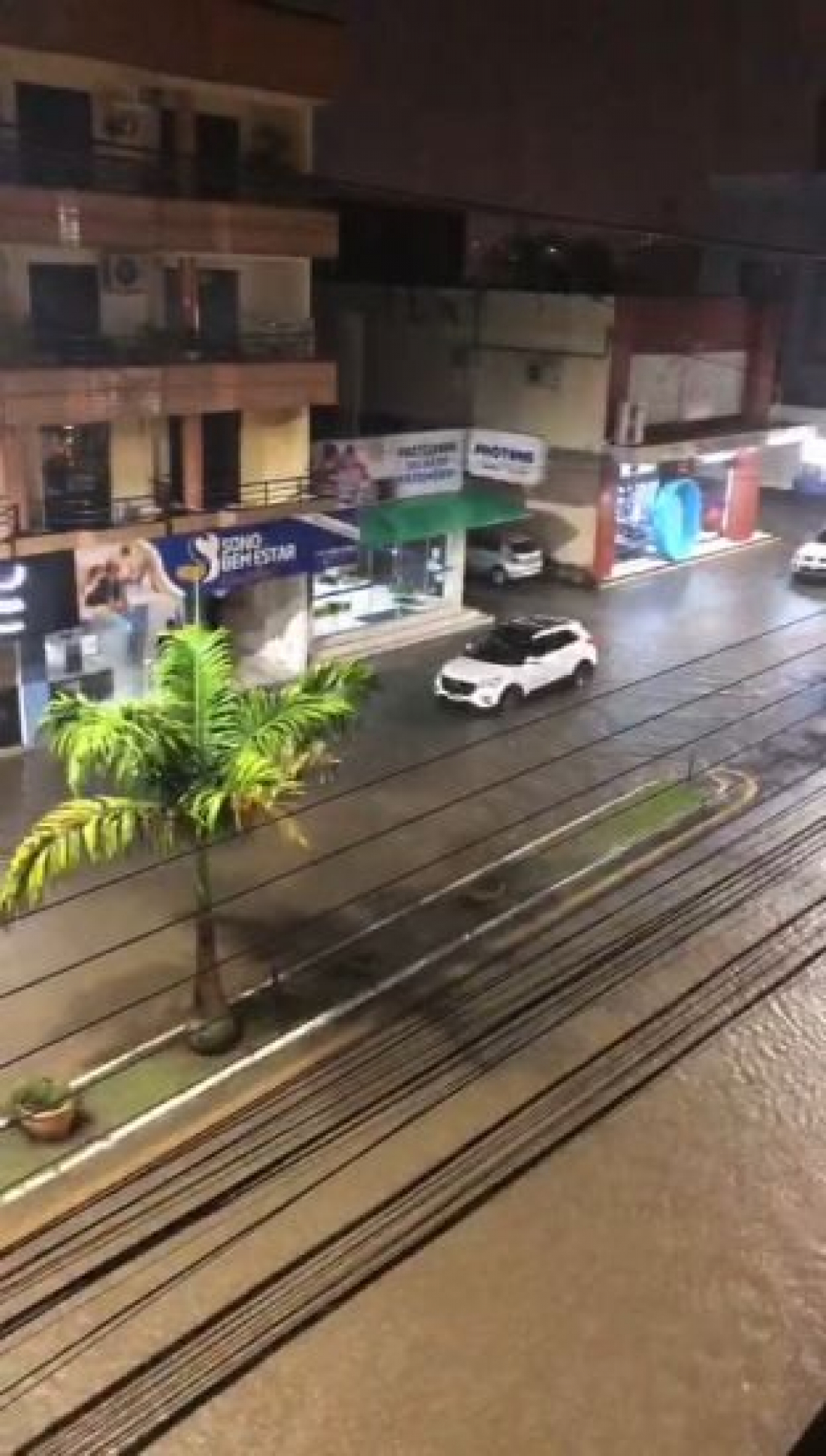 Braço do Norte: forte temporal causa danos na cidade