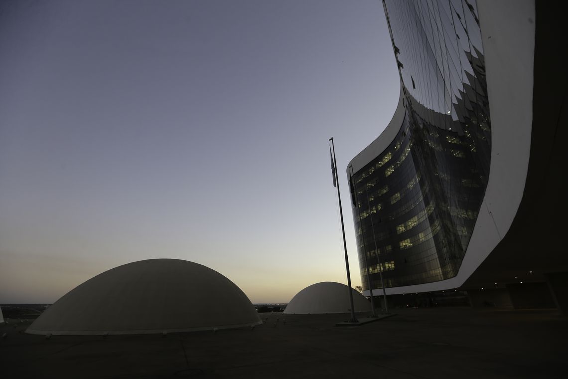 TSE libera eleitor para votar com camiseta de candidato