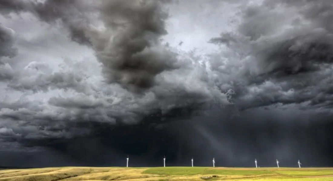 Ciclone atípico provoca instabilidade e risco de tempestades em Santa Catarina neste fim de semana