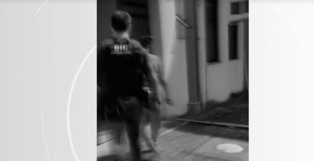 Em SC: Idosa condenada por mandar matar menino a facadas é presa