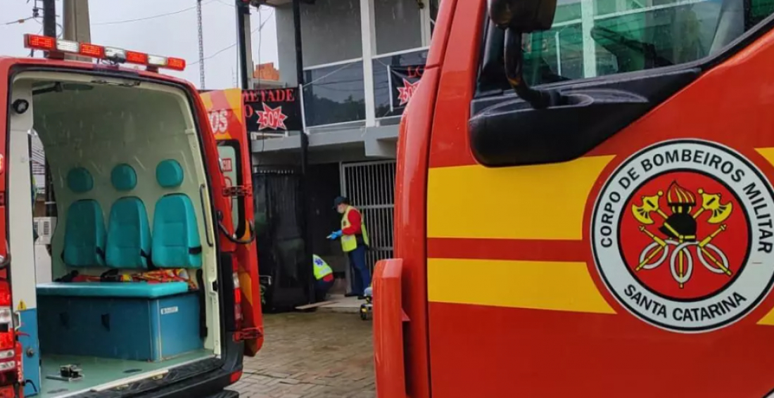 Elevador despenca e mulher tem dedos amputados em SC