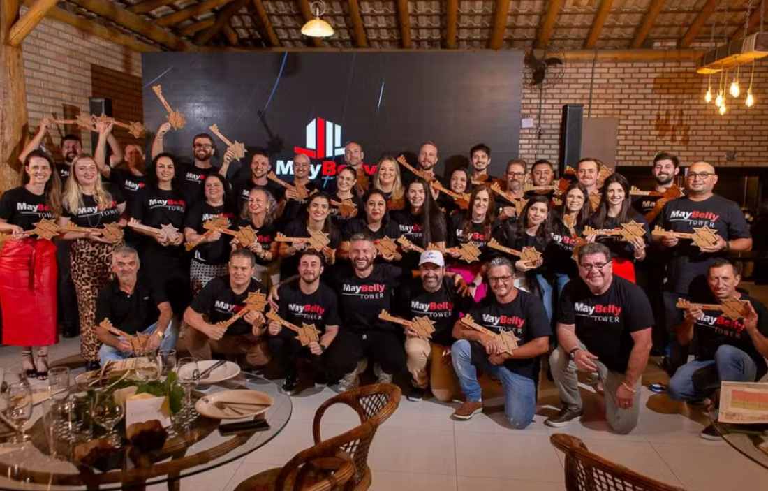 Construtora que distribuiu 35 apartamentos a funcionários no litoral de SC doa outras 15 unidades à equipe