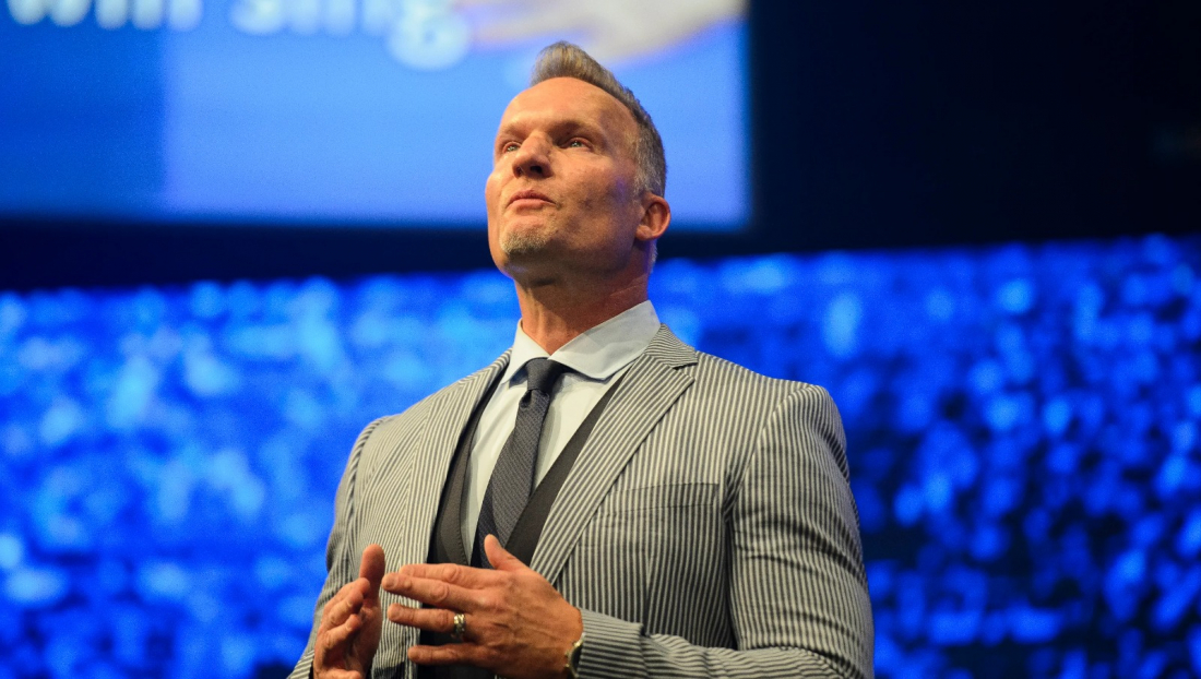 EUA: pastor cria versão de si mesmo em Inteligência Artificial para 'orações personalizadas'; aplicativo custará US$ 49