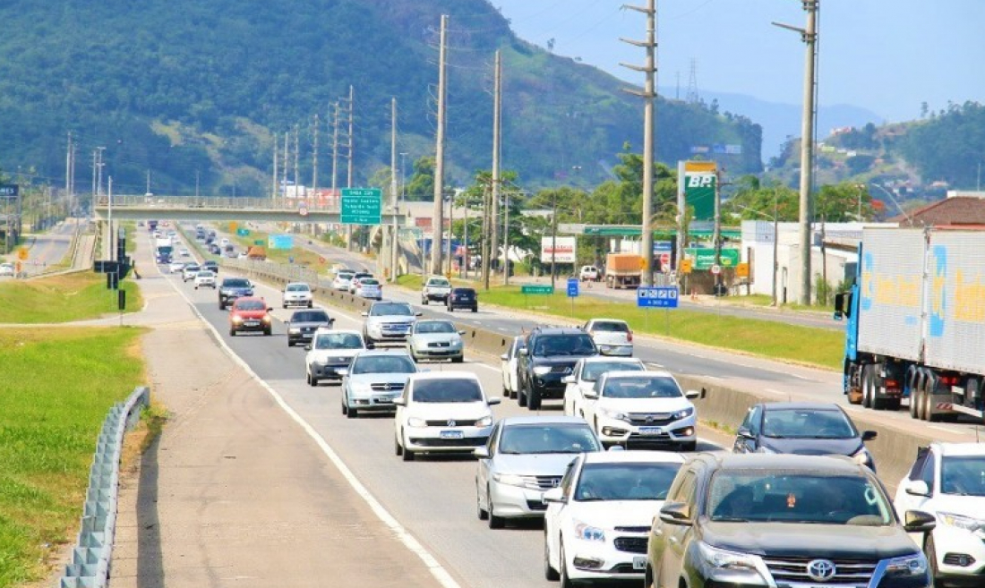 Rodovias terão 'invasão' de milhares de carros durante o verão, prevê concessionária
