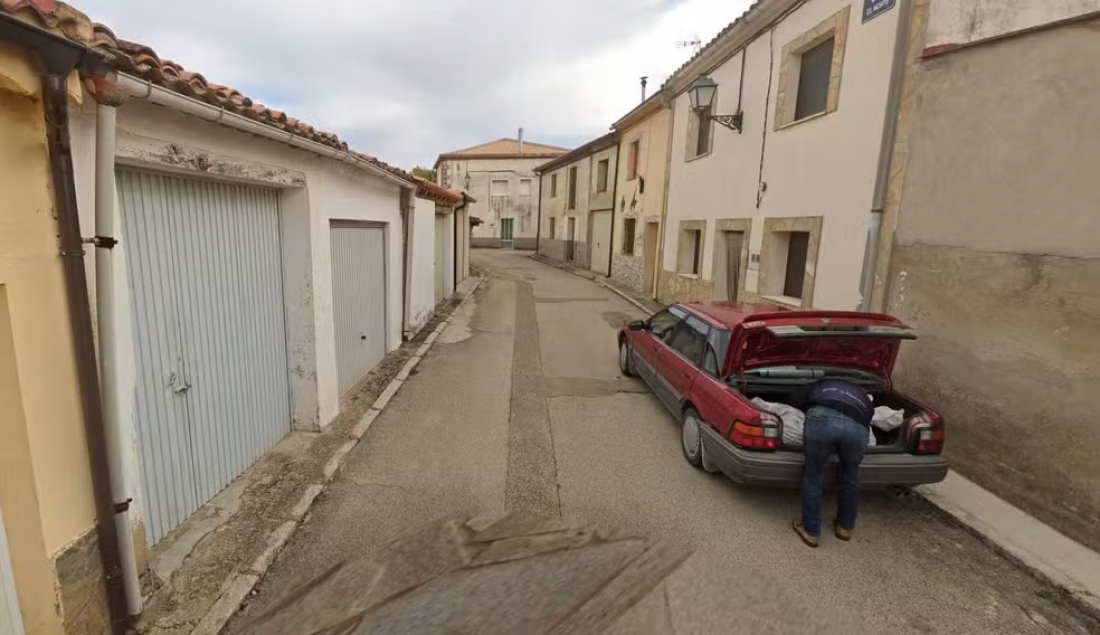 Google Street View mostra homem colocando cadáver em porta-malas e suspeito é preso