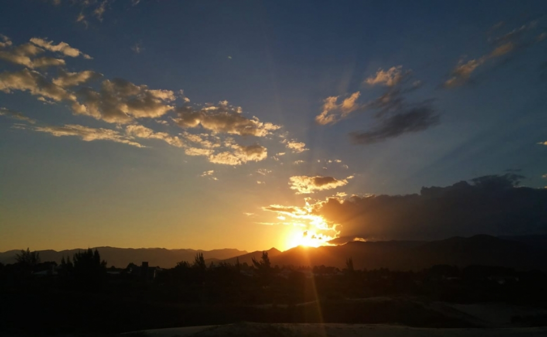 Chuva e calor: passagem de uma frente fria marca a semana de Natal em Santa Catarina