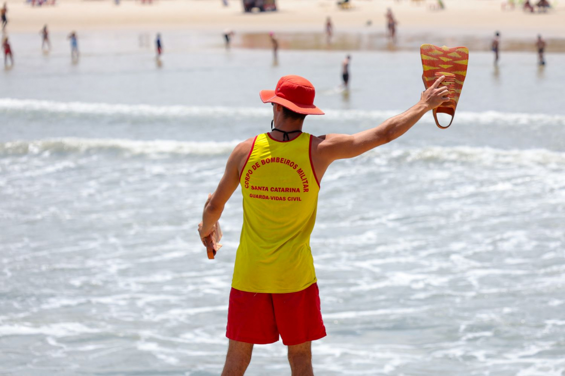 SC: Bombeiros já registram mais de 80 salvamentos nos últimos sete dias