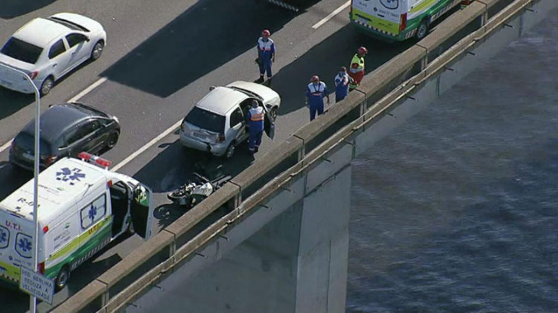 Brasil: homem morre ao cair da ponte Rio-Niterói após ser atingido por caminhão