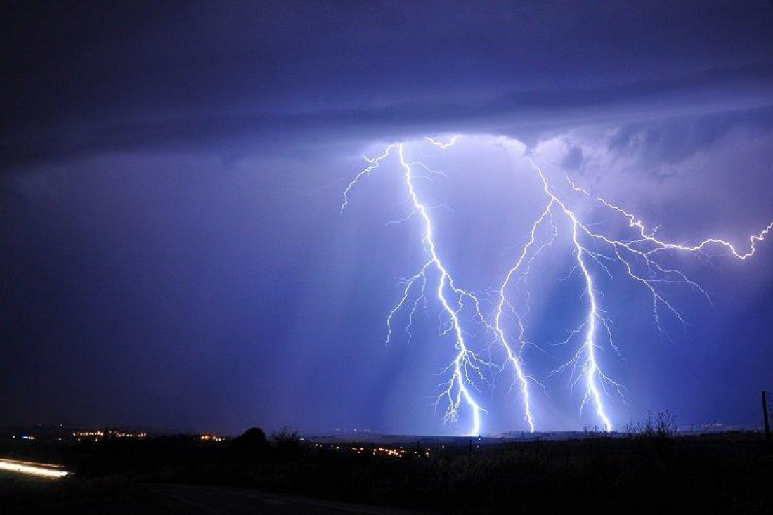 Virada do ano terá instabilidade climática e risco de temporais em Santa Catarina