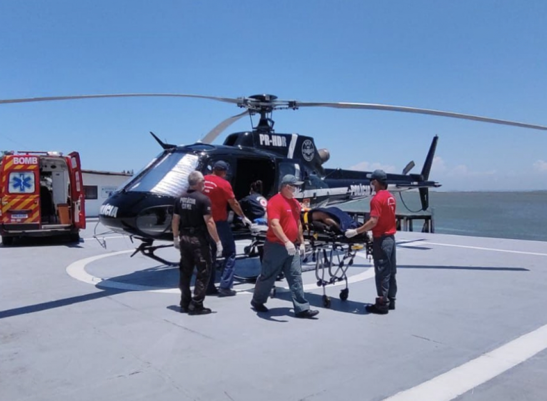 Homem sofre infarto em Laguna e é transferido de helicóptero para Tubarão