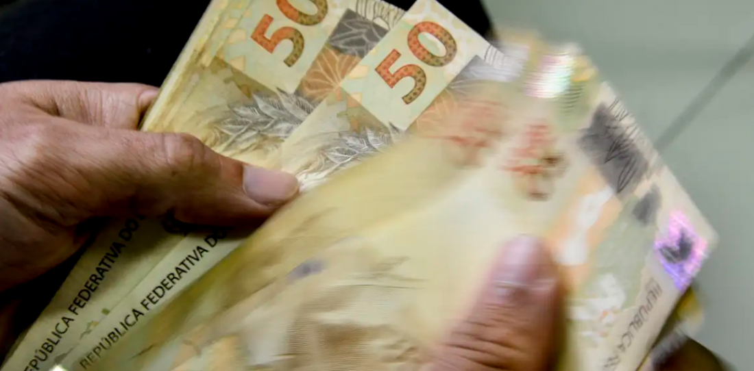 R$ 1.518 Novo salário mínimo impacta ao menos 9 benefícios e serviços; veja o que muda