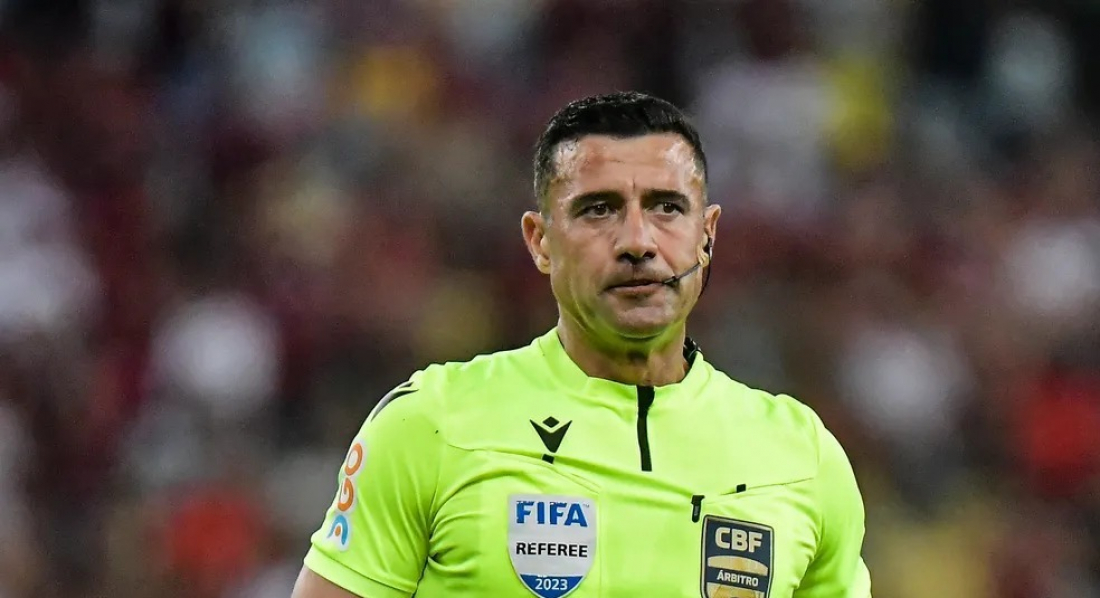 Lagunense Bráulio da Silva Machado deixa quadro de arbitragem da Fifa