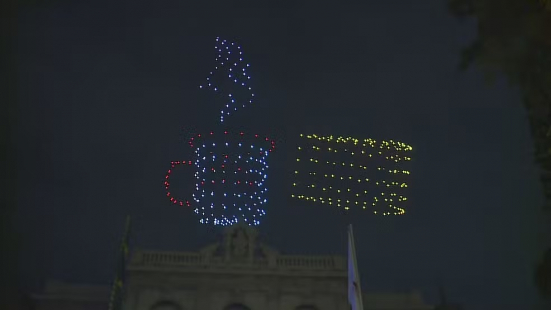 Show de drones mineiro viraliza com fatia de queijo e cafezinho