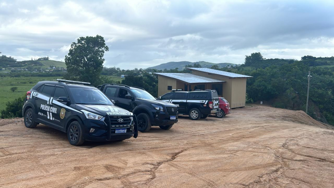 Polícia Civil deflagra operação 'Castelo de Barro' em Imbituba para investigar desvios em licitações