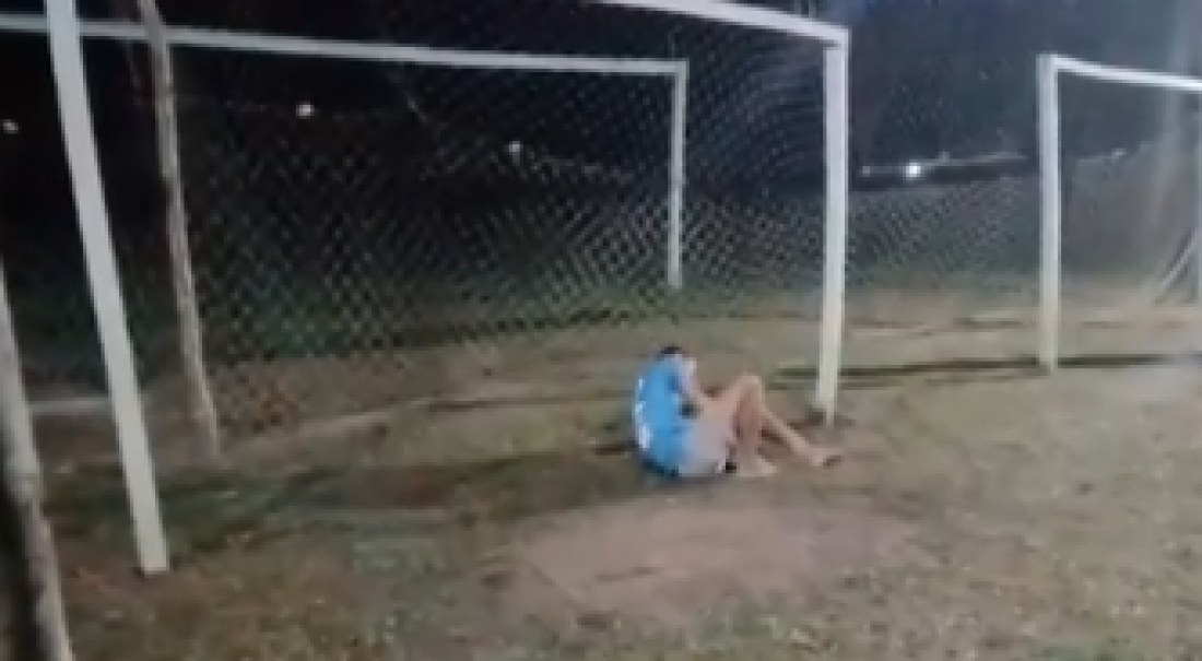VÍDEO: Adolescente morre ao ser atingido por bola no peito em campeonato de pênaltis no AM, diz família