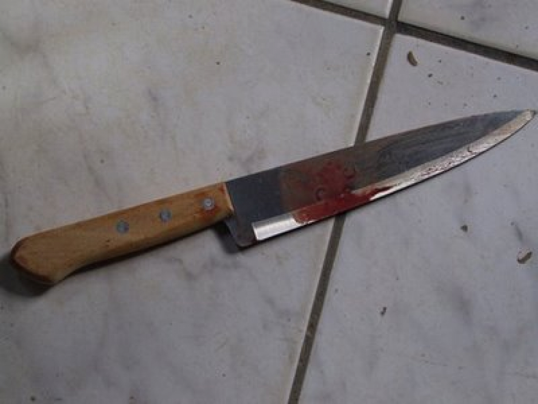 Homem é esfaqueado após discussão e consegue dirigir até hospital em Laguna