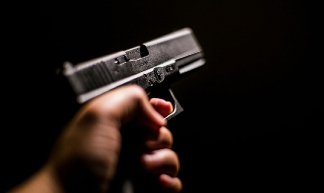 Homem furta atacadista e ameaça segurança com arma de fogo em Imbituba