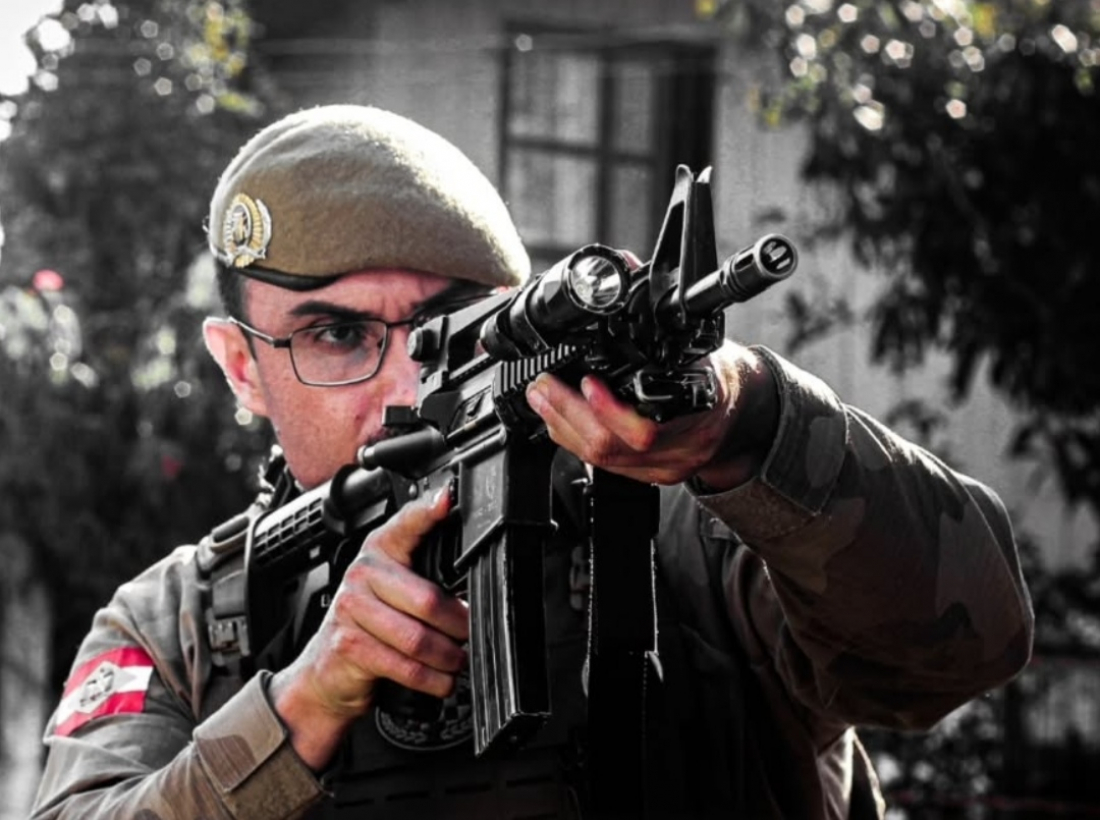 Ação imediata: Polícia Militar de Tubarão prende dois homens com mandado de prisão em menos de duas horas