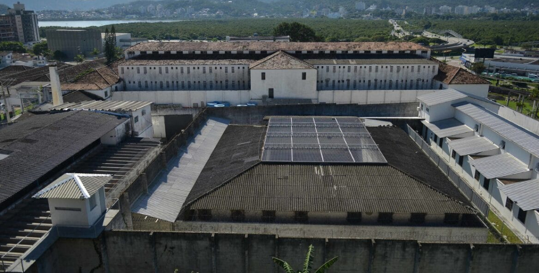 'Saidinha de fim de ano' tem mais de 48 registros de fuga em SC, e presos seguem foragidos