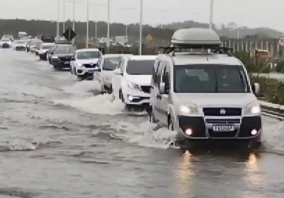 Alagamentos causam lentidão no acesso ao Aeroporto em Florianópolis