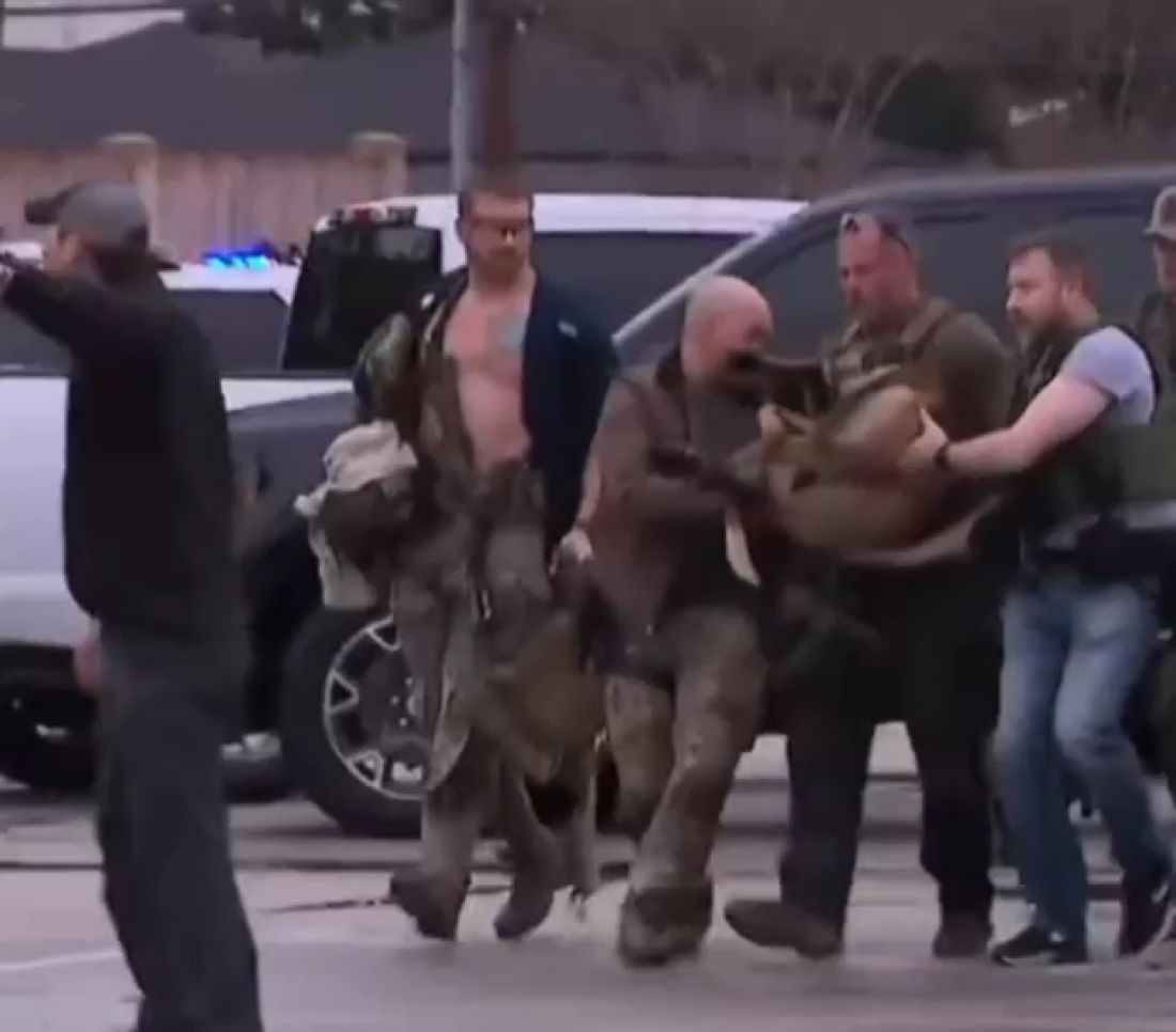 (VÍDEO) Cão policial baleado durante serviço em Houston recebe resgate de helicóptero e está fora de perigo