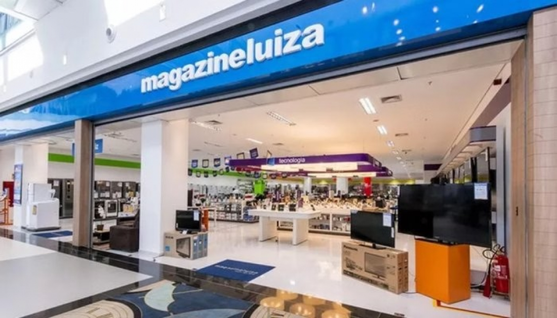 Magazine Luiza e Itaú são alvo de denúncia por contratar funcionários para função diferente da registrada