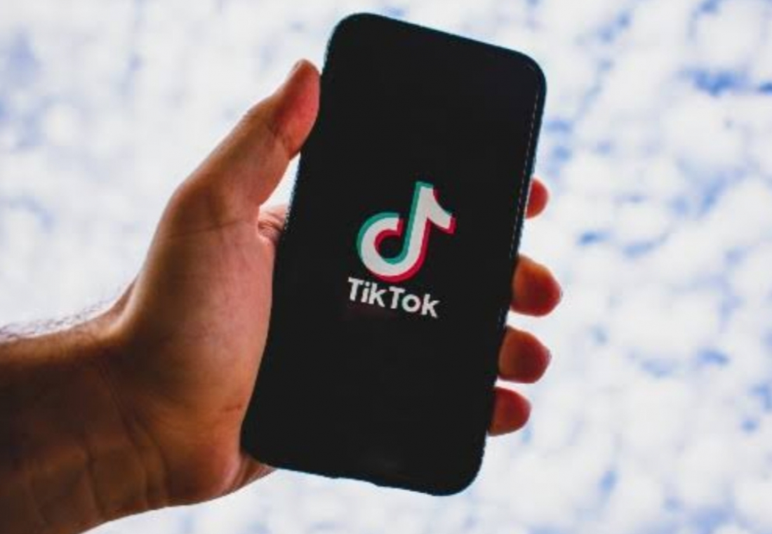TikTok deixa de operar nos EUA horas antes de proibição entrar em vigor